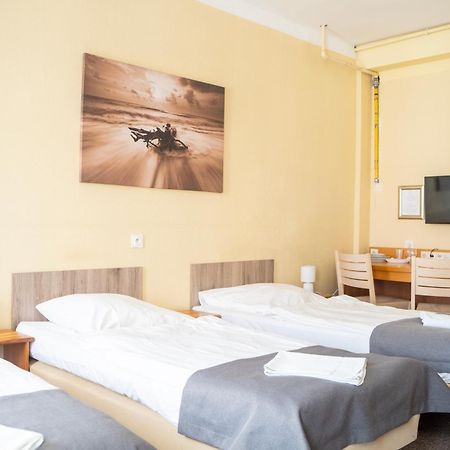 Hostel Krosnienska 12 Ζιελόνα Γκόρα Εξωτερικό φωτογραφία