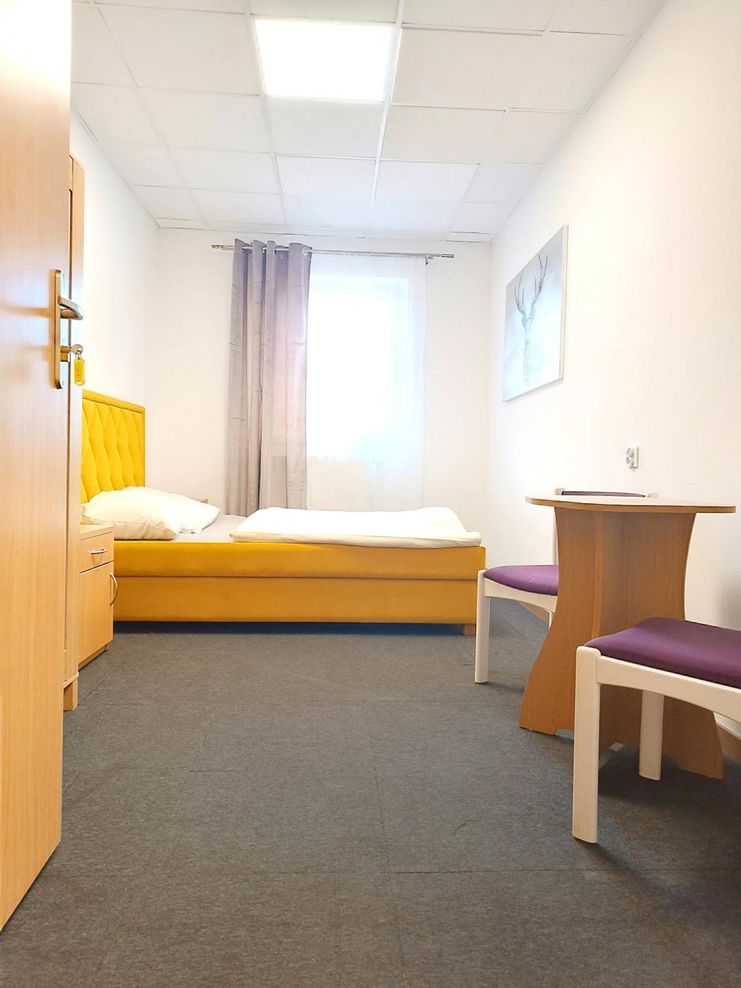 Hostel Krosnienska 12 Ζιελόνα Γκόρα Εξωτερικό φωτογραφία
