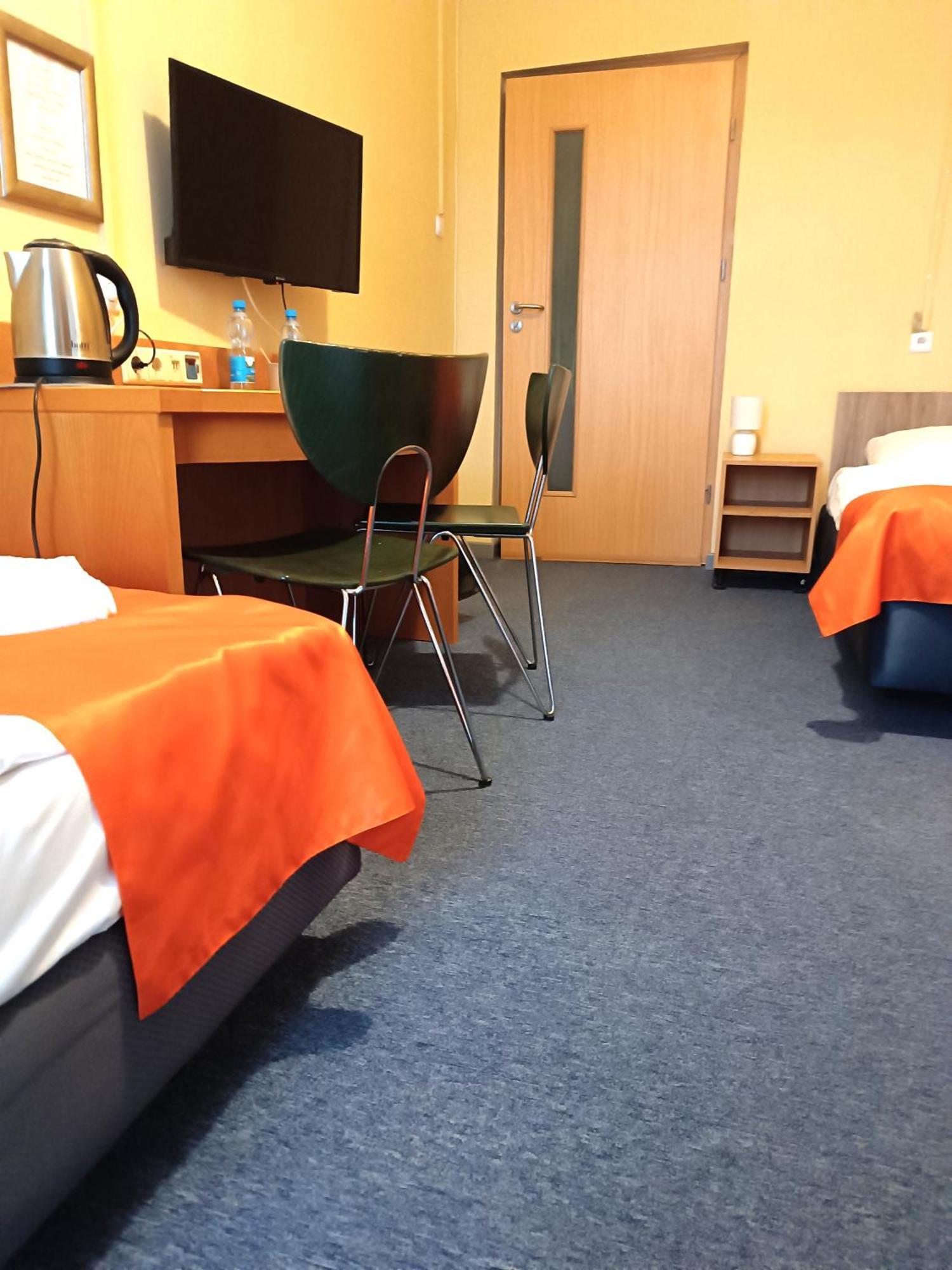Hostel Krosnienska 12 Ζιελόνα Γκόρα Εξωτερικό φωτογραφία