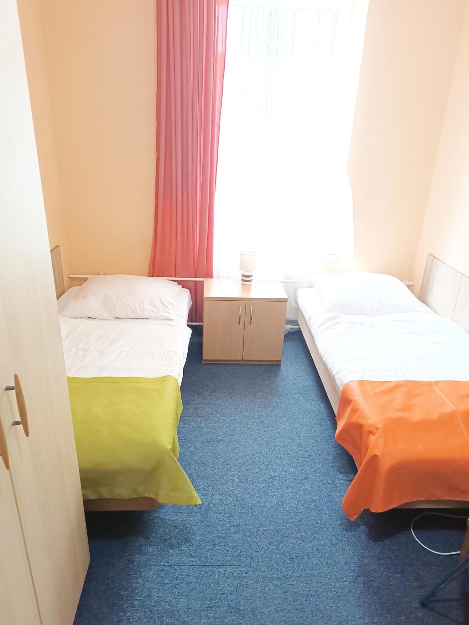 Hostel Krosnienska 12 Ζιελόνα Γκόρα Εξωτερικό φωτογραφία