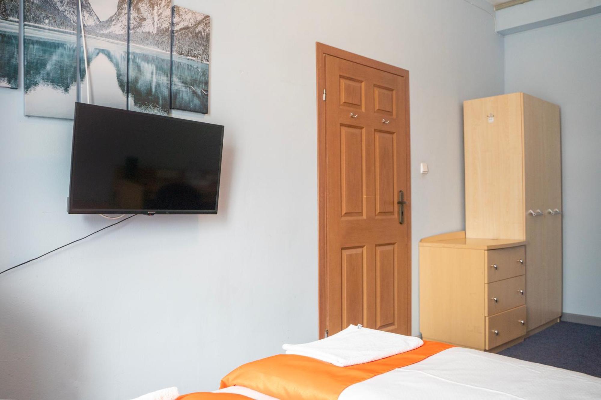 Hostel Krosnienska 12 Ζιελόνα Γκόρα Εξωτερικό φωτογραφία