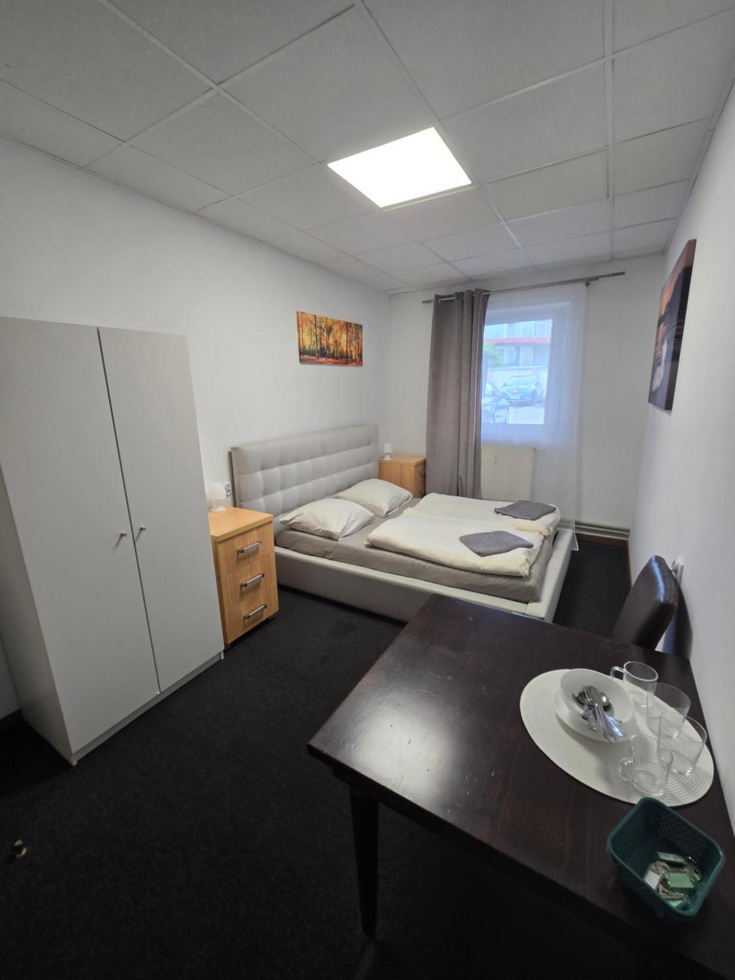 Hostel Krosnienska 12 Ζιελόνα Γκόρα Εξωτερικό φωτογραφία