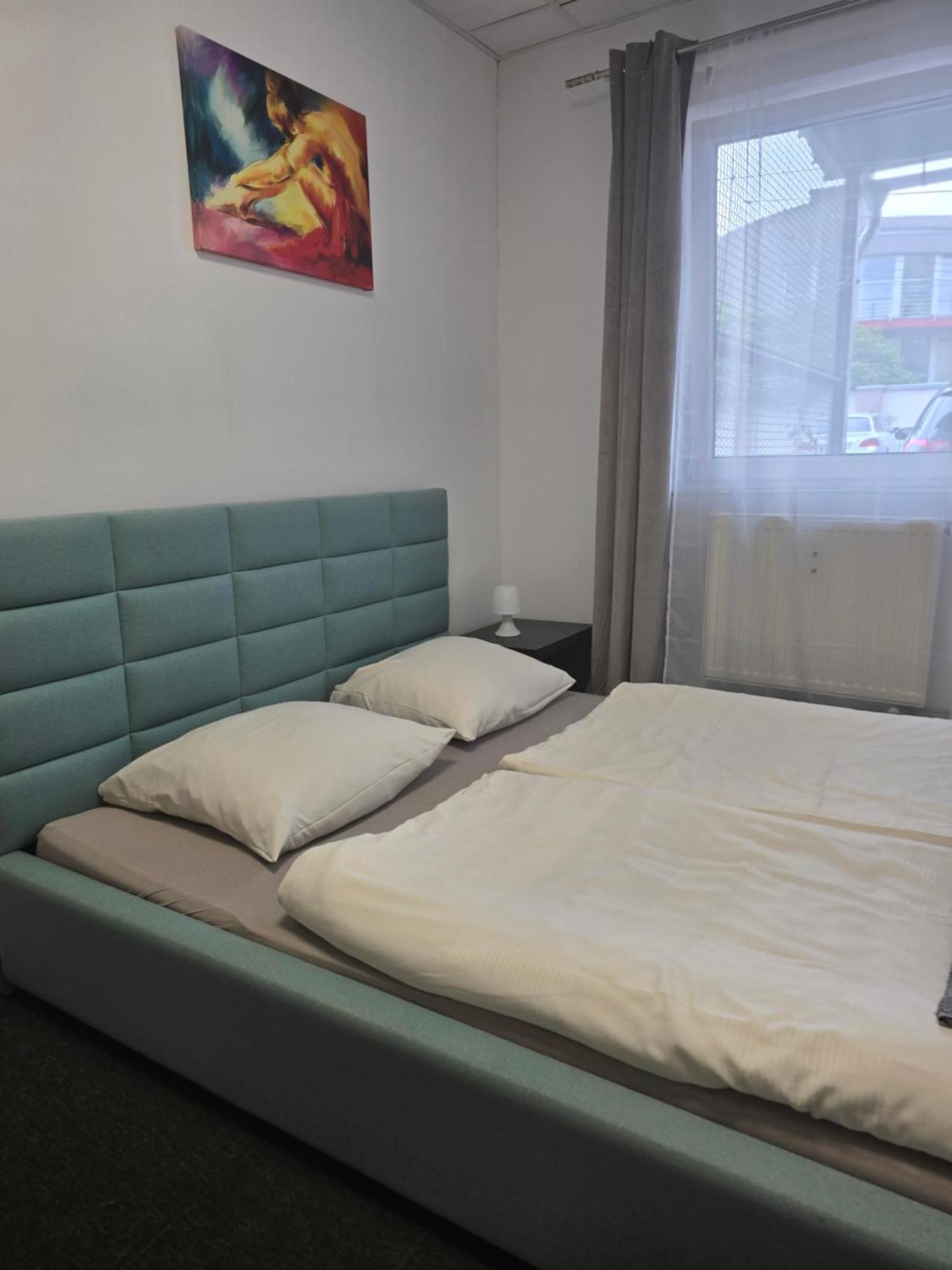 Hostel Krosnienska 12 Ζιελόνα Γκόρα Εξωτερικό φωτογραφία