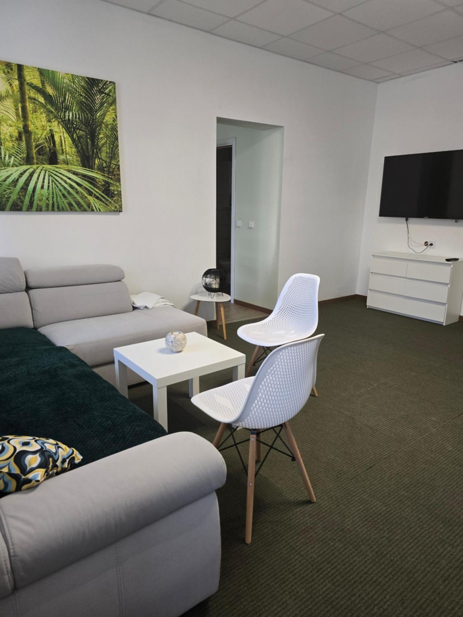 Hostel Krosnienska 12 Ζιελόνα Γκόρα Εξωτερικό φωτογραφία