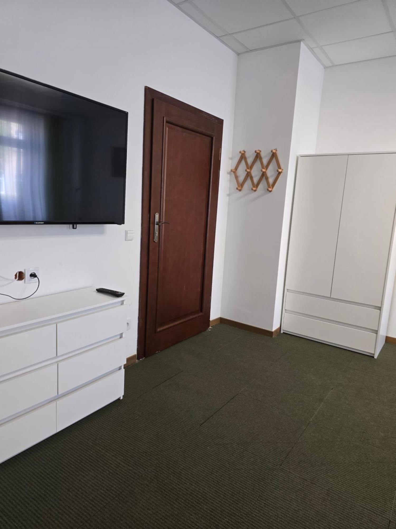 Hostel Krosnienska 12 Ζιελόνα Γκόρα Εξωτερικό φωτογραφία